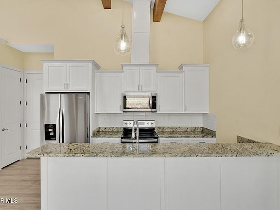4th image of 1031 Vinton Ave #29