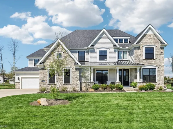 530 S Port Dr, Avon Lake, OH 44012