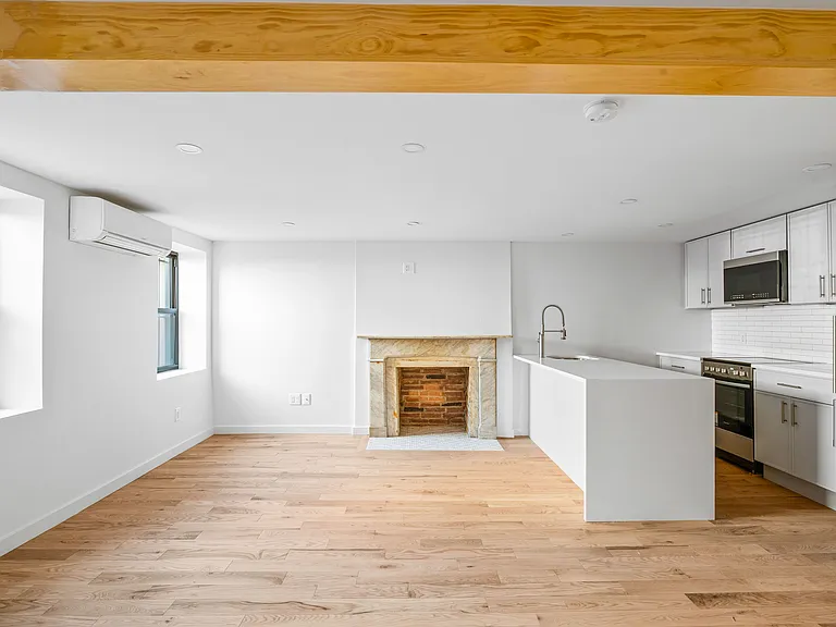 132 Carroll St #1 — Photo 6