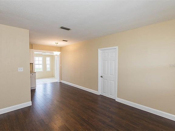4th image of 199 North Cir