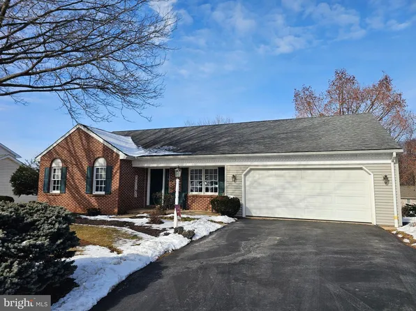 60 Chapel View Dr, Reinholds, PA 17569