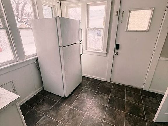 4th image of 614 Prince St SE