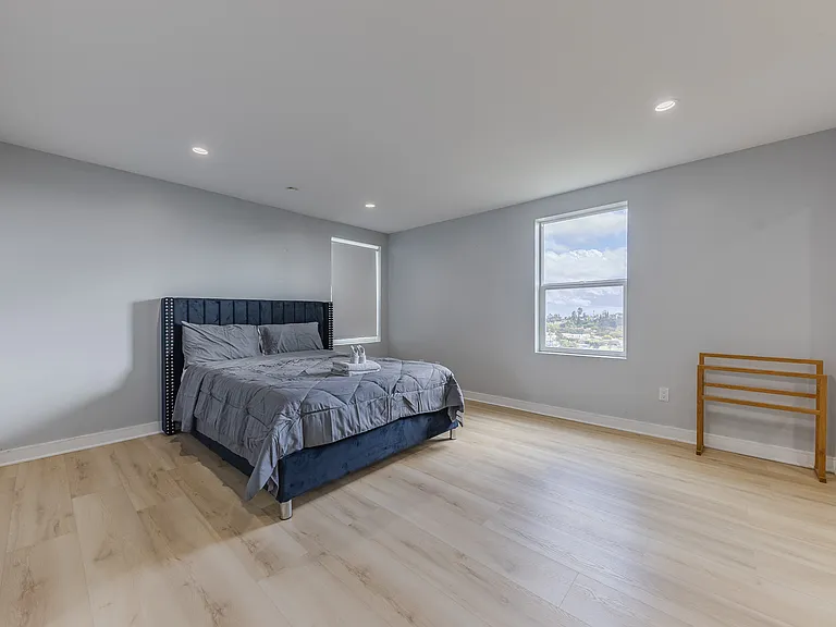 4240 Barrett Rd — Photo 14