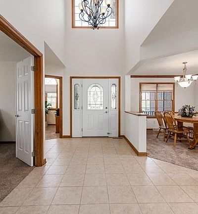2nd image of 912 Gregory Ct