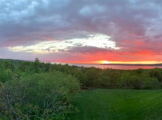 1110 Grand Rdg, Petoskey, MI 49770