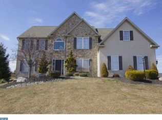 5522 Sunset Dr, Schnecksville, PA 18078