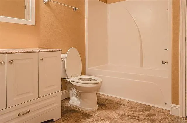 542 S 72nd Ave #C — Photo 12