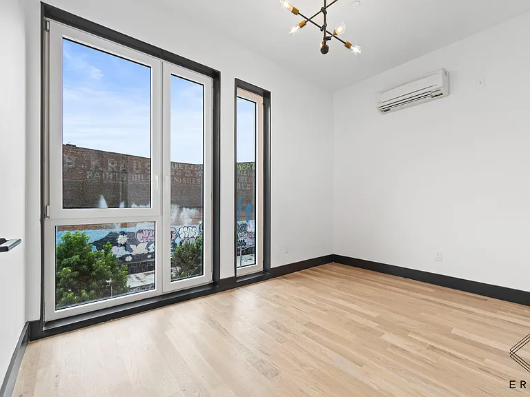 7 Melrose St #4L — Photo 16