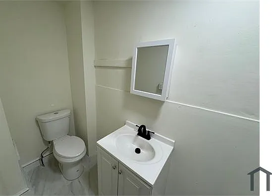 6 bed, $2,250 — Photo 4