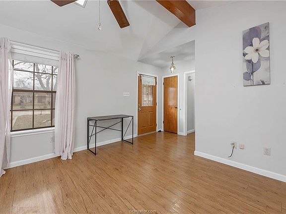 3rd image of 3305 Bahia Dr