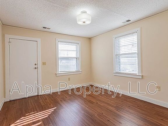 3rd image of 1315 E Washington St #A