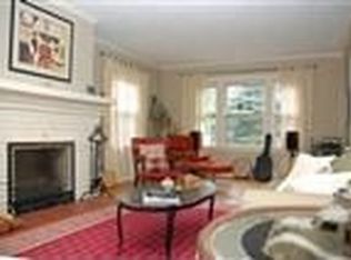 3377 E Scarborough Rd, Cleveland Heights, OH 44118