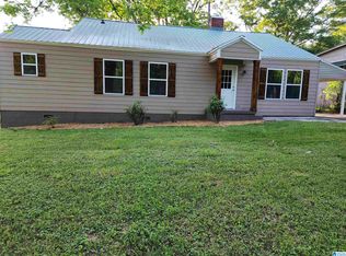 244 Chestnut St, Roanoke, AL 36274