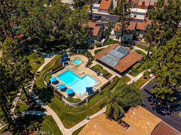 4th image of 306 Los Padres Ln