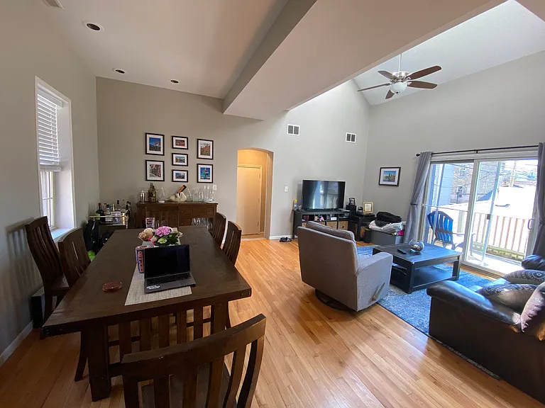 1320 N Hoyne Ave #2 — Photo 5
