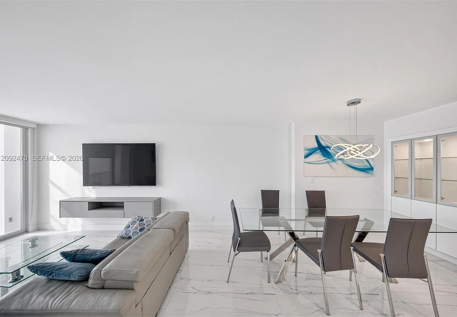 Arlen House East Condo — Photo 3