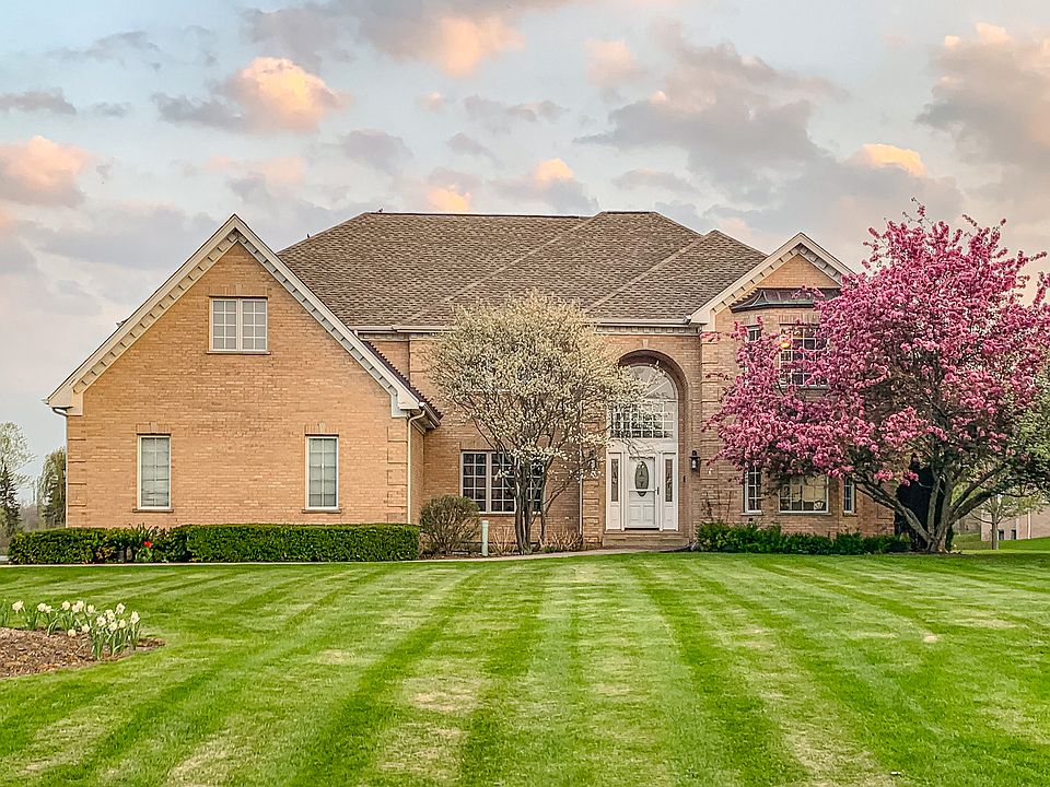1st image of 21377 W Windsor Dr