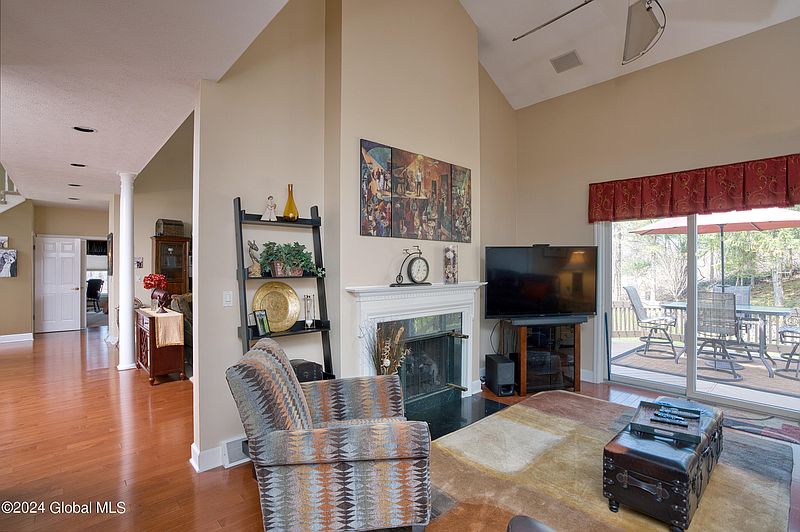 5th image of 206 Wycham Court