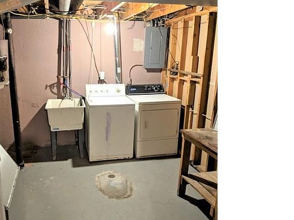 4th image of 222 Kirk St