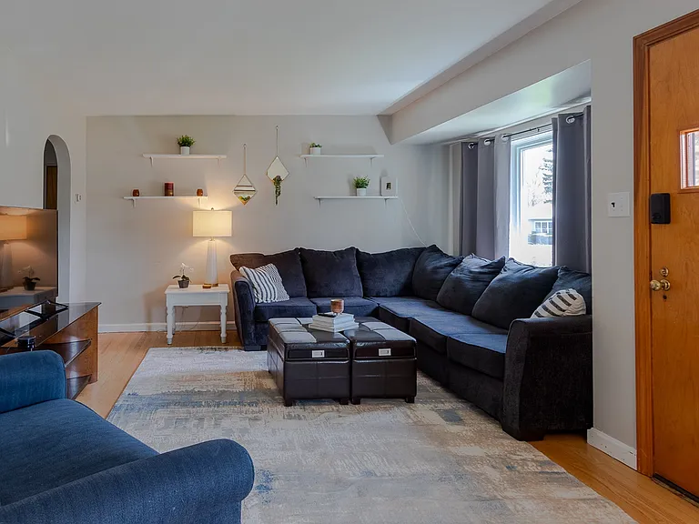 137 W Aaron Dr — Photo 17