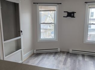 367 Spruce St APT 4, Manchester, NH 03103