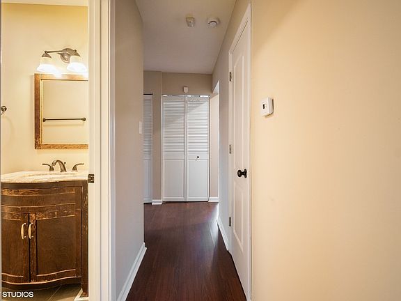 4th image of 1344 Balmoral Ave