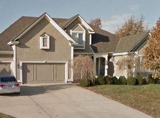 10118 W 141st St, Overland Park, KS 66221