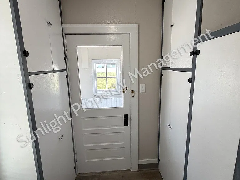 804 W 4th St — Photo 11