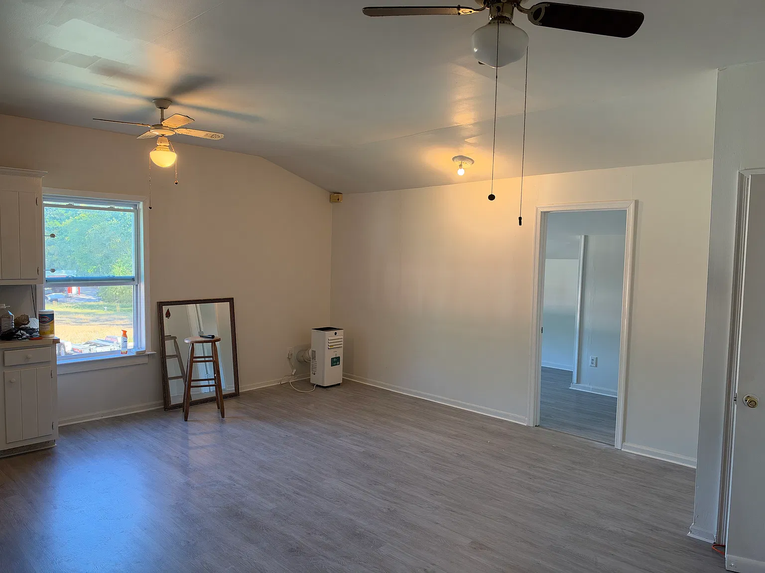 2 bed, 950 sqft, $1,200 — Photo 2