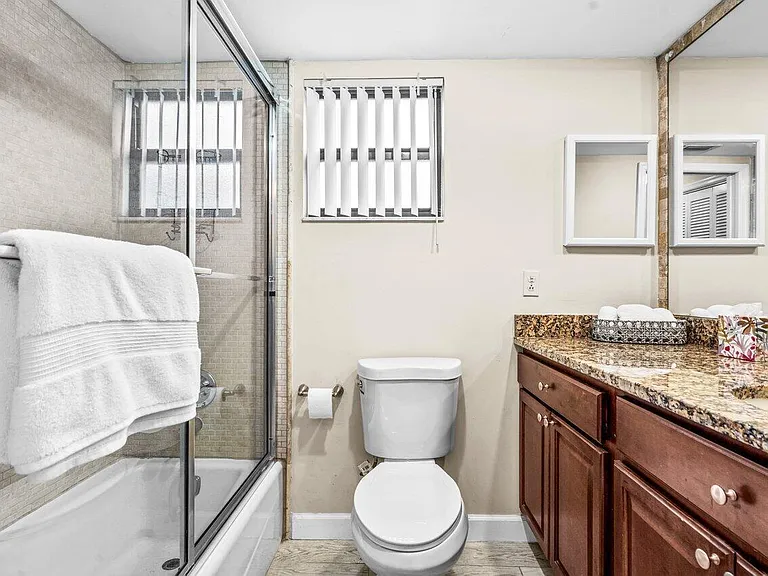 11863 Wimbledon Cir #432 — Photo 19