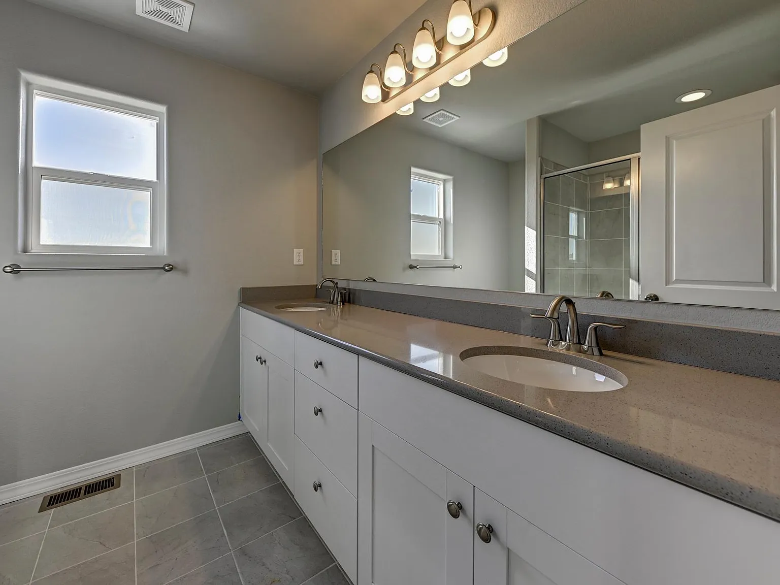 7508 Frigid Air Point — Photo 3
