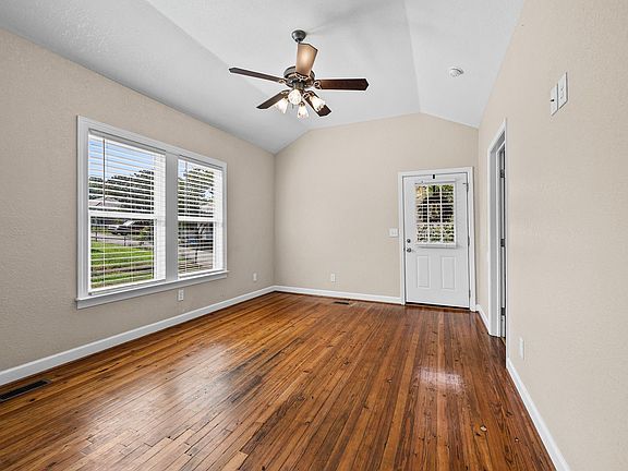 5th image of 405 Hill St