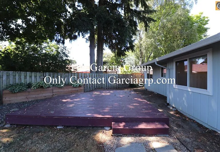 1102 NE Kathryn St — Photo 40