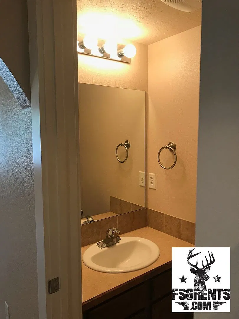 9938 W Rosecroft Ct #101-104 — Photo 3