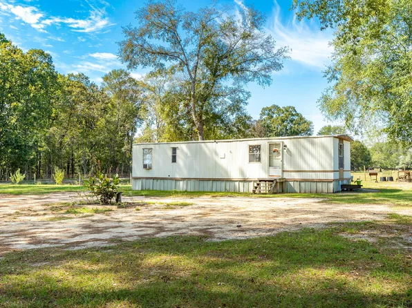 626 Old Augusta Rd, Richton, MS 39476