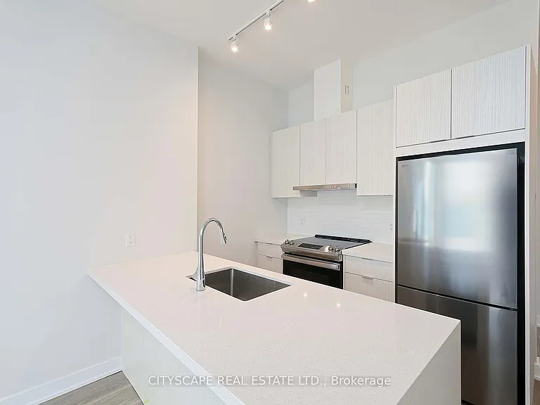 430 Square One Dr #426 — Photo 15