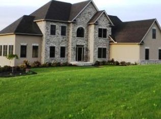 5455 Manchester Pl, Slatington, PA 18080