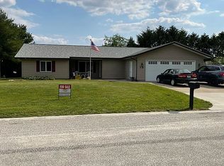 15 Corey Ave, Sullivan, IL 61951