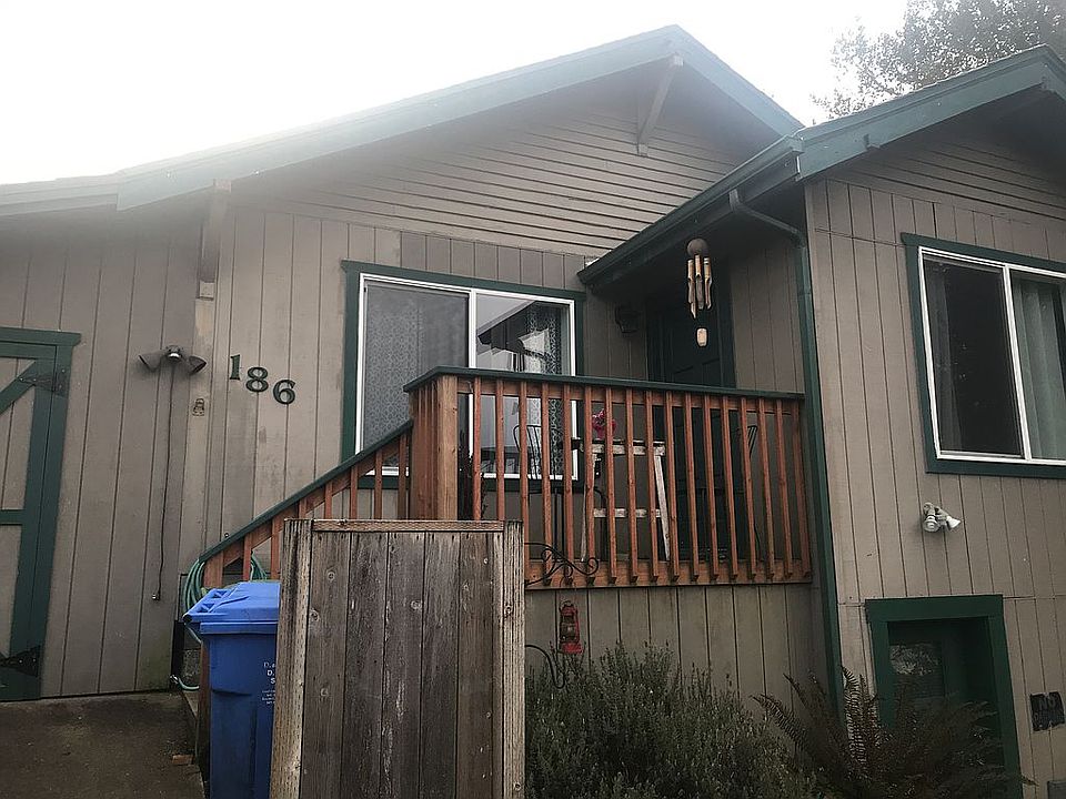 1st image of 186 NE Douglas St