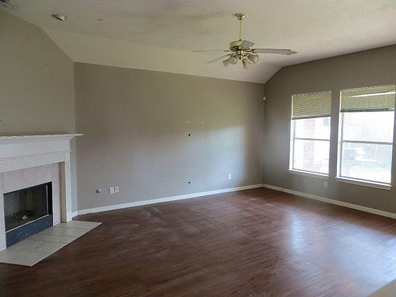 4th image of 5711 Windy Knoll Ln
