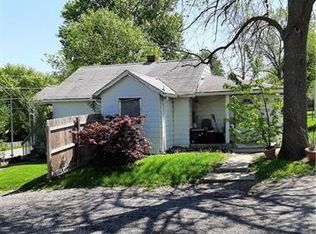 1401 E Salisbury Rd, Independence, MO 64050