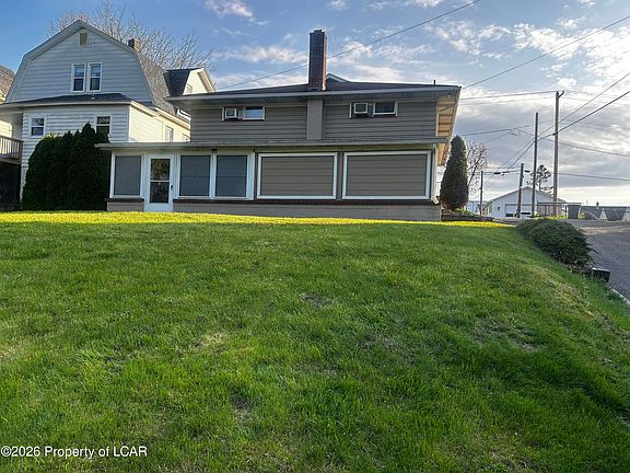 4th image of 917 Hemlock St