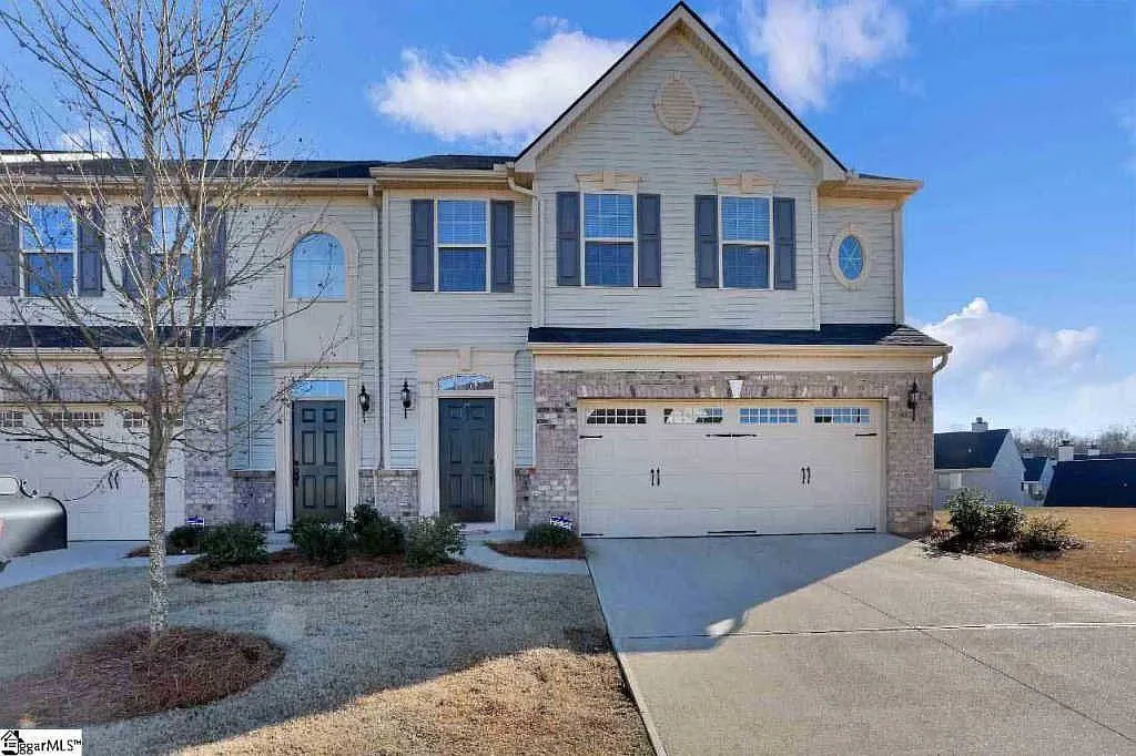 3 bed, 2.5 bath, 1850 sqft, $1,850 — Photo 1
