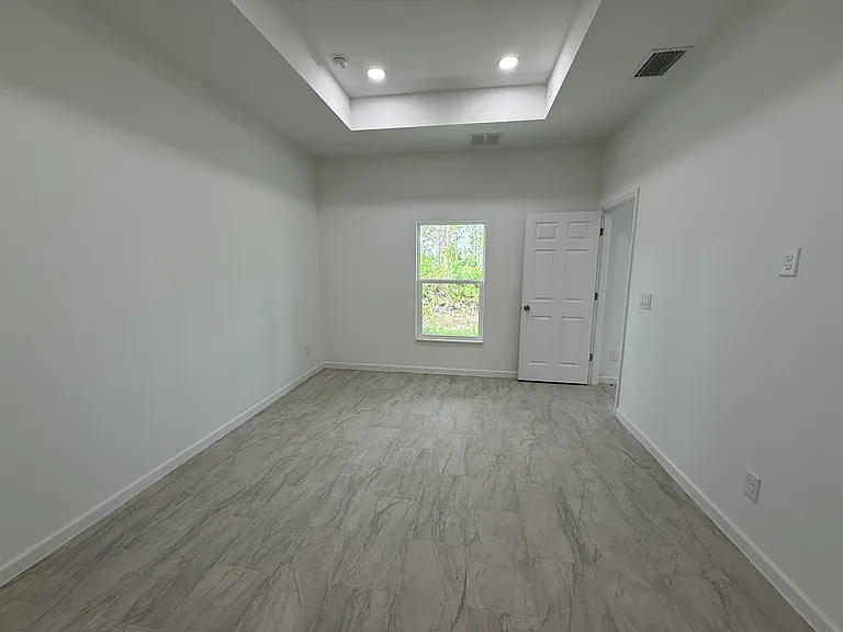 1103 W 10th St — Photo 10