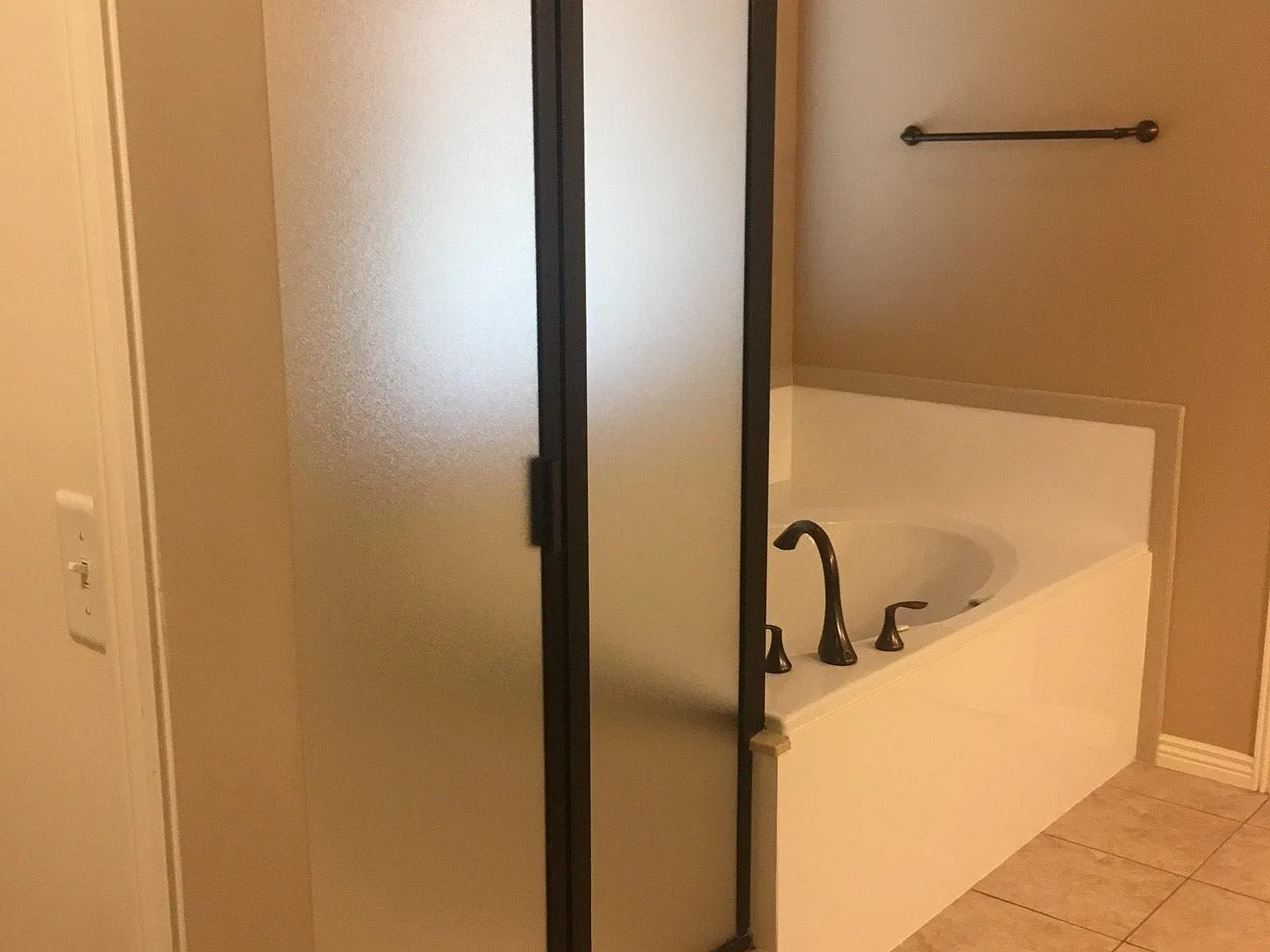 3 bed, 1595 sqft, $1,950 — Photo 4