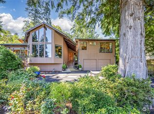 9772 NE Murden Cove Dr, Bainbridge Island, WA 98110