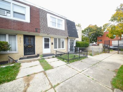8250 S Vernon Ave, Chicago, IL, 60619