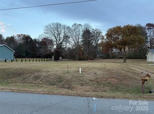 204 Vfw Rd, Morganton, NC 28655