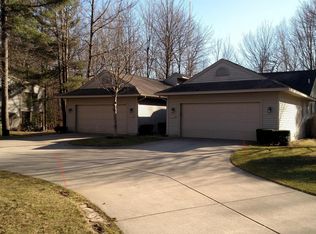 601 Tournament Cir, Muskegon, MI 49444