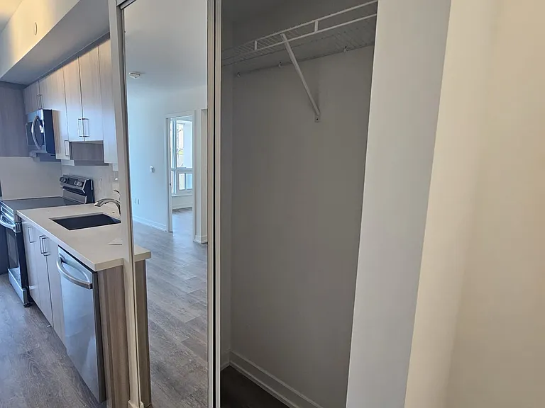 556 Marlee Ave #421 — Photo 2